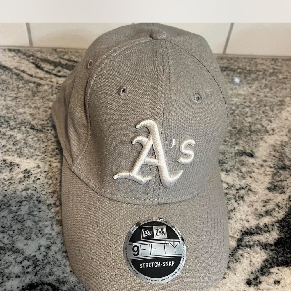 New Era Gray 9FIFTY Stretch-Snap Cap